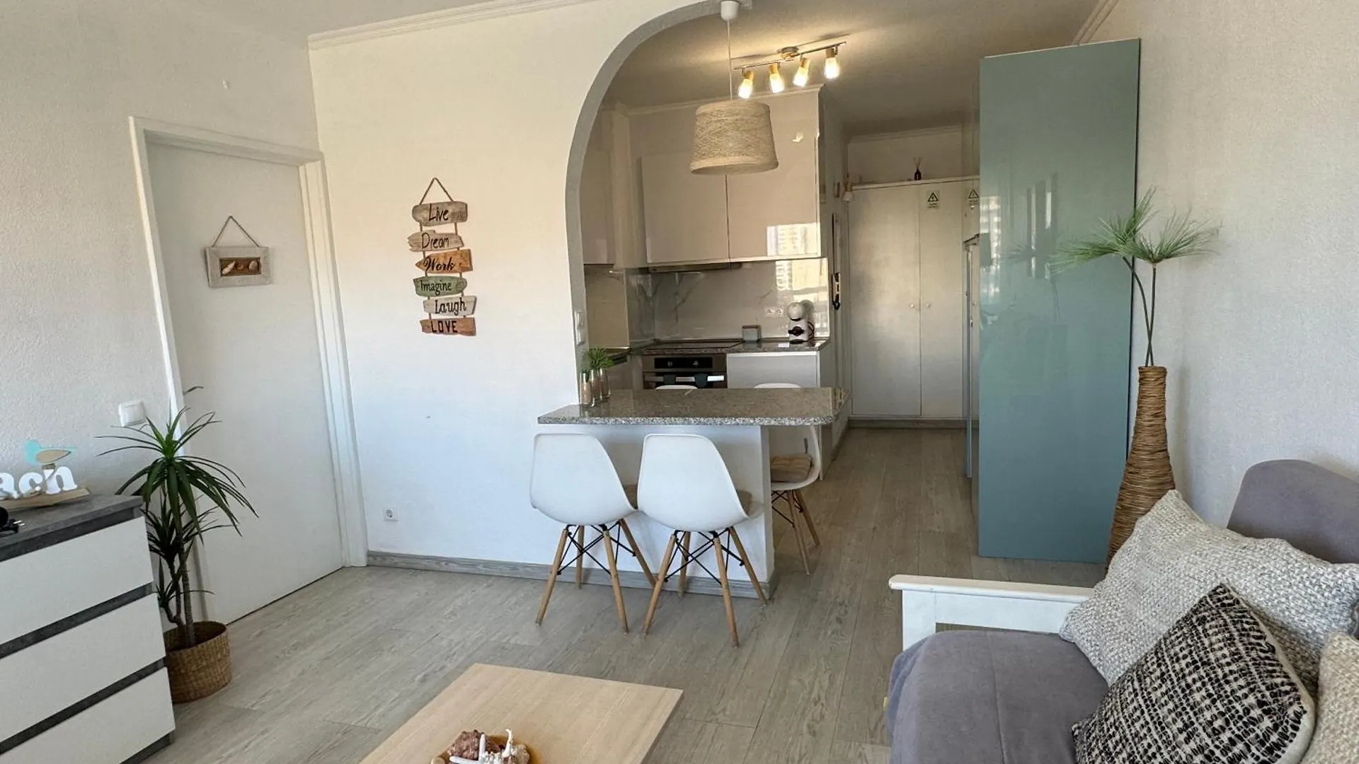 Apartamento em frente à praia com piscina e ténis Portimão Portugal